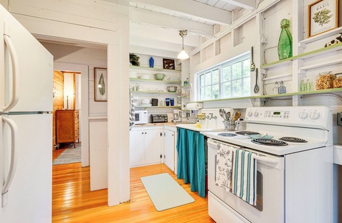 Wilmington Cottage | 4 Mi to Lake Raponda! Secluded Family Cottage