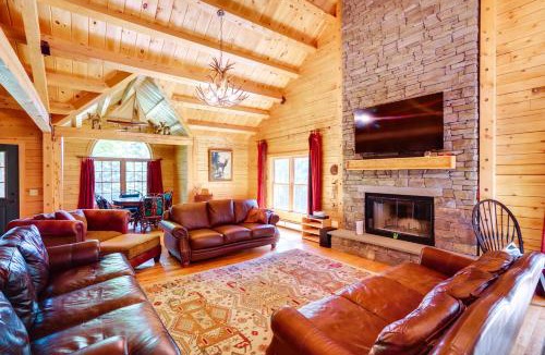West Dover House | 4 Mi to Mount Snow: West Dover Cabin w/Game Room