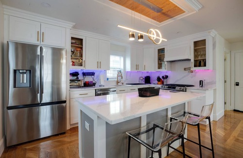 Lynn House | 4 Mi to Revere Beach! Walkable Family Retreat