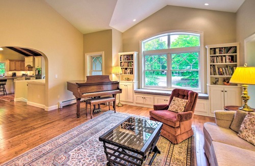 Jackson House | 4 Mi to Ski Slopes: Family-Friendly Bartlett Home!