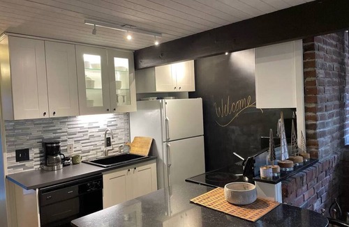 West Dover Ski Chalet | 4 Month Minimum! - Winter Rental 1/2 mile to Mt Snow