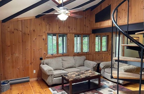 West Dover Ski Chalet | 4 Month Minimum! - Winter Rental 1/2 mile to Mt Snow