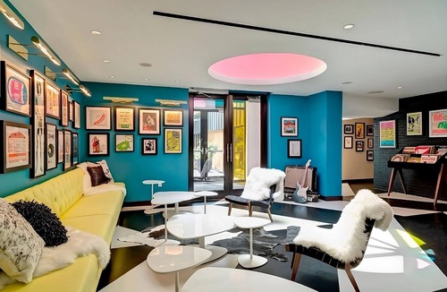 West Fens Hotel | 4 Pool View Units, 5-minute walk to Back Bay Fens! Valet Parking, Pool, Garden!