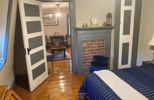 Balmville Apartment | #4 Quaint 1 bedroom apartment in Historic Building