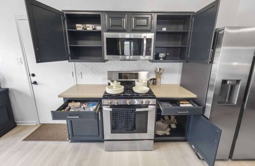 George Bush Park/Eldridge House | 4 Queen Beds + Fire Pit | Energy Corridor