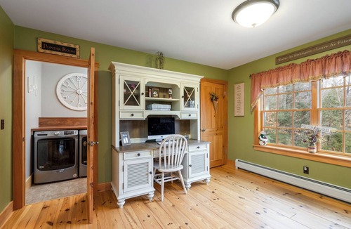 Sandwich House | 40 acre Charming 3-bedroom house with WiFi and AC in wonderful Sandwich, NH