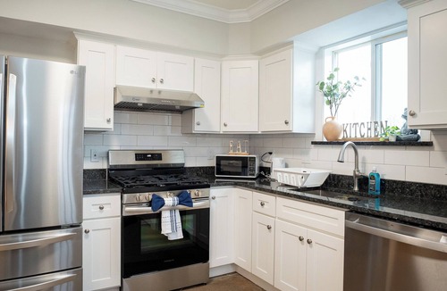 Fields Corner East Apartment | 40-Newly renovated, stylish and beautiful apt/4br close to Highway