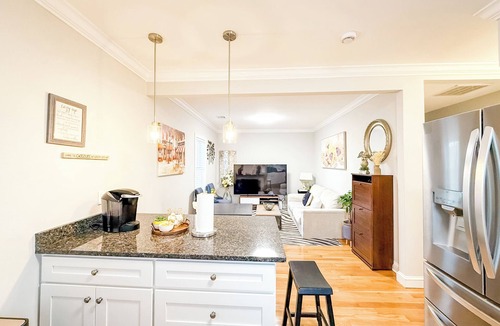 Fields Corner East Apartment | 40-Newly renovated, stylish and beautiful apt/4br close to Highway
