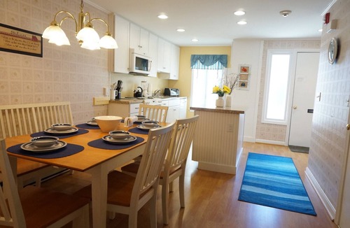 Hyannis Condo | 43 by the Sea, steps to private beach & heated pool, 1-mile from Main St. shops, AC, & Wi-Fi