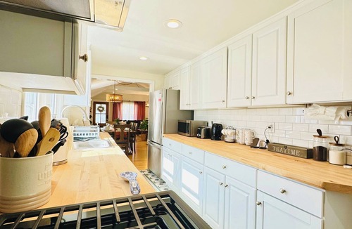 Stamford House | 45 Minutes from NYC, Entire House near Stamford Downtown,