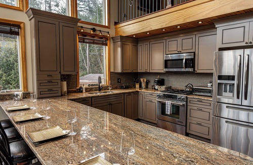 Gilmanton House | 4BR Dog-Friendly Lakefront, Private Dock, Kayaks, Paddleboards, Sleeps 8