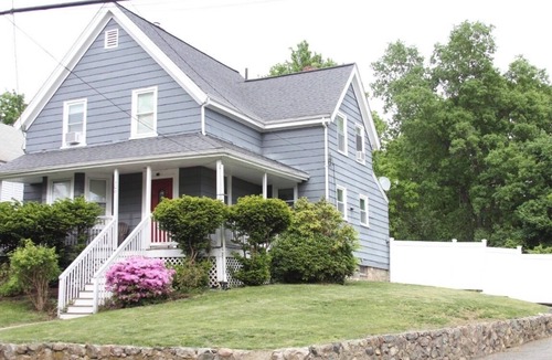 Norwood House | 4BR Family Home Parking Near Boston Gillette Stadium Major international sporting event