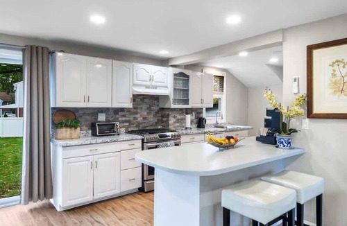 Teaneck House | 4BR Home, Parking, mins to MAJOR INTERNATIONAL SPORTING EVENT