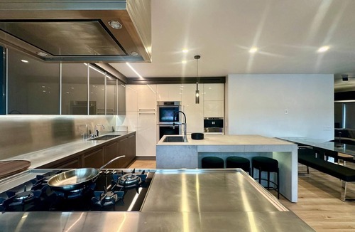 Ludlow House | 4BR Hudson River Views, First Train Stop NYC