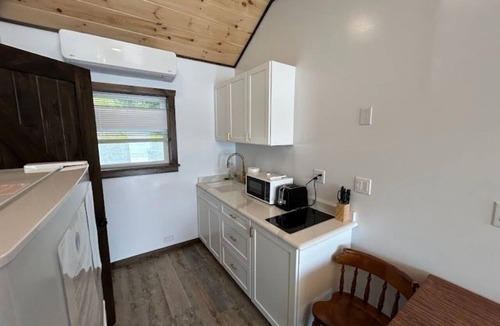 Town of Webb Hotel | 4th Lake Front Beachside Motel room at Eagle Bay Village