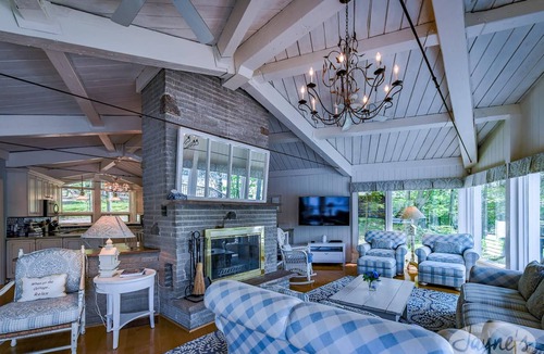 Torrance Cottage | 5 bdrm plus 2 bdrm bunkie, hot tub, dock, boathouse with sundeck and sunsets!
