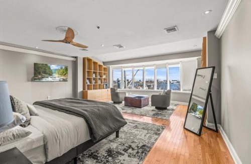 Southwark House | 5 bdrm - Heated Indoor Pool - Roof Top Deck