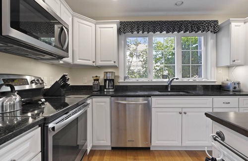 Ogunquit House | 5 BDRM house w/Heated Pool Walk to Beach, Shops Restaurants, Marginal Way