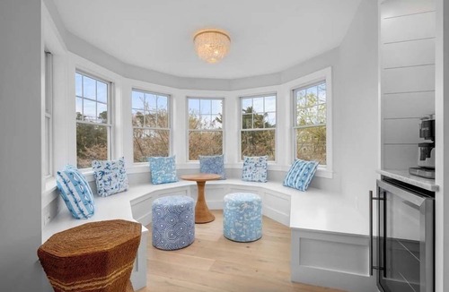 Hyannis House | 5 bedroom Close to beaches, island ferries and Main St Hyannis RPMS164