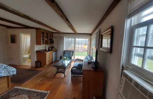 Sharon Apartment | 5-DAY NEW ENGLAND "MINI-VACATION" in SHARON CONNECTICUT