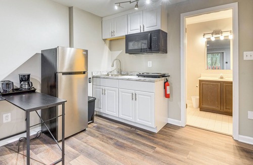 Montpelier Apartment | 5 Mi to Main St! Cozy Couple's Escape in Laurel