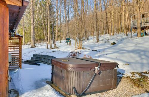 Canandaigua House | 5 Mi to Slopes! Group Ski House w/Game Room