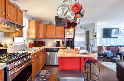 Wellfleet House | 5 Min. to Beach, Yard w/Fire Pit!