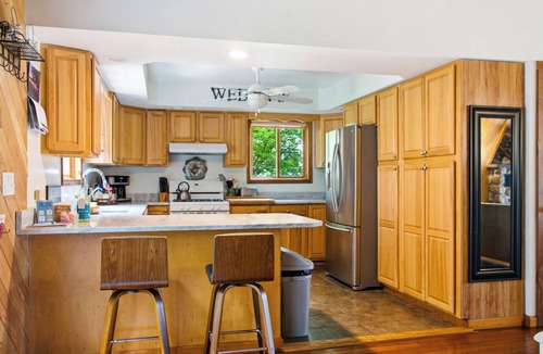 Hamilton House | 5 min to Colgate, Pet Friendly, Sleeps 6