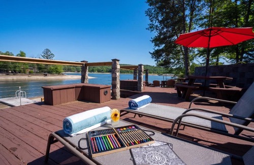 Hamilton Villa | 5 Min to Colgate, Pet Friendly, Sleeps 6