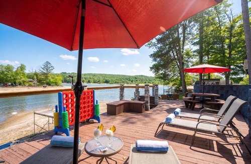 Hamilton Villa | 5 Min to Colgate, Pet Friendly, Sleeps 6