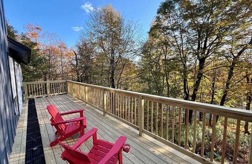 Killington House | 5 Min to Lodges & Town; Arcade & Ping Pong Table; Hot Tub; Renovated