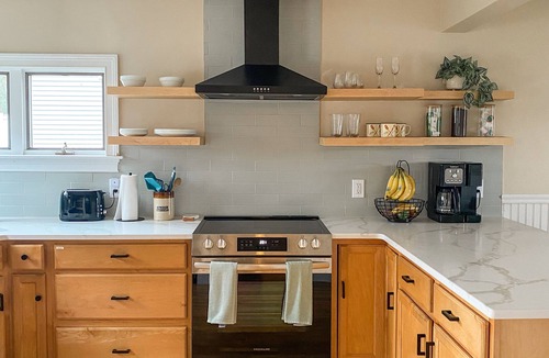 Brookfield House | 5 min walk to private beach