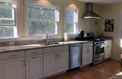 Edgartown House | 5 minute walk to downtown Edgartown, very close ride to State Beach/South Beach.
