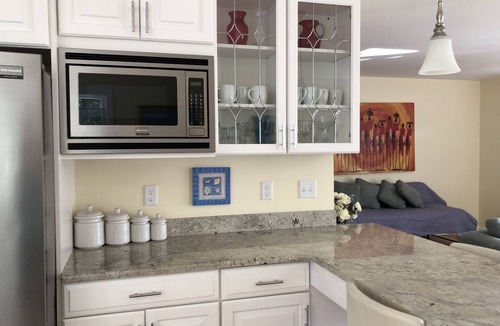 Edgartown House | 5 minute walk to downtown Edgartown, very close ride to State Beach/South Beach.