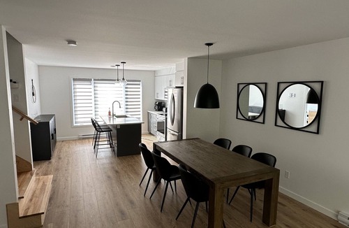 Saint-Faustin-Lac-Carre House | 5 Star Mountainside Retreat - ski in/ski out