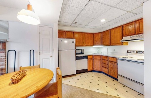 Killington Condo | 5th-floor mountain-view condo, easy access to the slopes free shuttle or walk