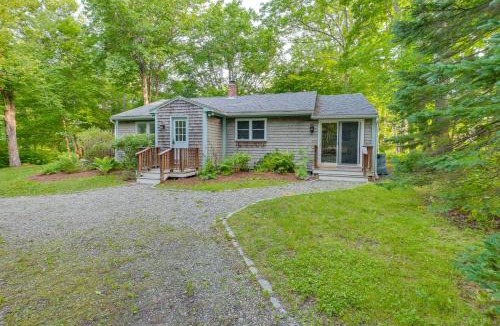 Northeast Harbor House | 6 Mi to Acadia Nat'l Park! Cozy Gem w/Deck, Grill