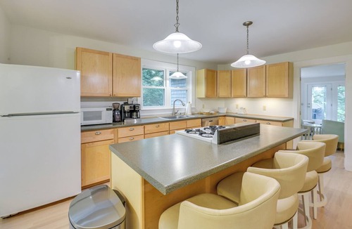 Northeast Harbor House | 6 Mi to Acadia Nat'l Park! Cozy Gem w/Deck, Grill