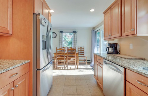 Brewster Cottage | 6 Mi to Beach: Home w/Deck in Brewster!