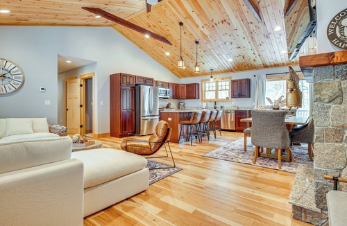 Gilford House | 6 Mi to Lake Winnipesaukee: New Hampshire Home