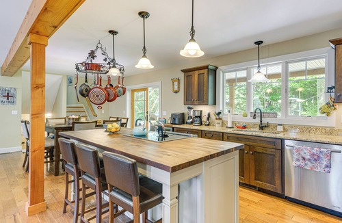 Wilmington House | 6 Mi to Mt Snow Grand Summit Resort: Spacious Home