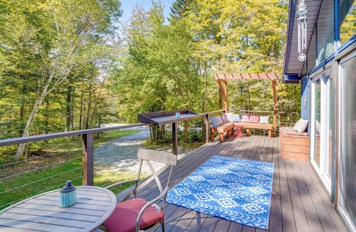 West Dover Cabin | 6 Mi to Slopes: Forest-View Haven in West Dover!