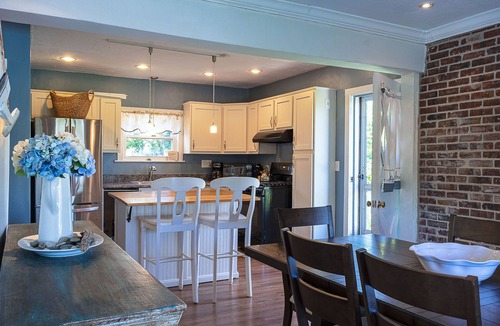 Sandwich House | 6 Tupper Ave