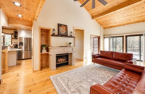 Pocono Summit Cabin | 6BR Escape , Ski Hike, Fire Pit & Relax