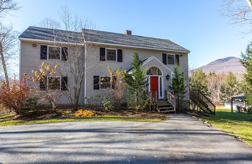 Manchester Center House | 7 Bedroom, 6 Bathroom Manchester Ctr, Mountain View, Hot Tub, and Private Pool