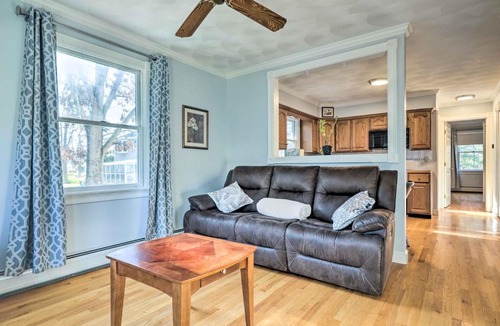 Seekonk Apartment | 7 Mi to Downtown Providence: Quiet Apt in Seekonk