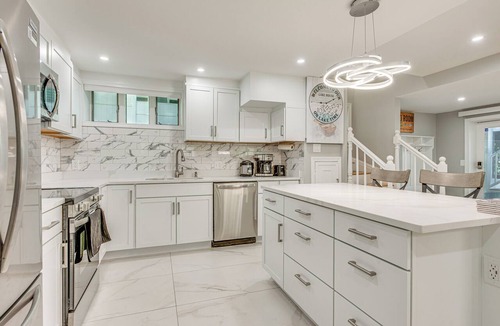 Barrington Cottage | 7 Mi to Hiking: Waterfront Long Pond Gem!