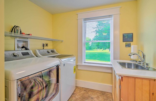 Oaks Corners House | 7 Mi to Seneca Lake: Family Retreat in Stanley