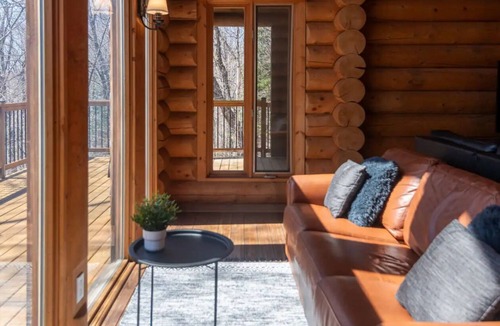 Labelle Ski Chalet | 7BR LogCabin/Spa/Nature/MontTremblant Area/18 Guests