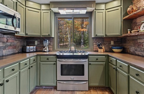 West Dover House | 7BR Perfect for Multi Family Stay! Hot Tub & Sauna